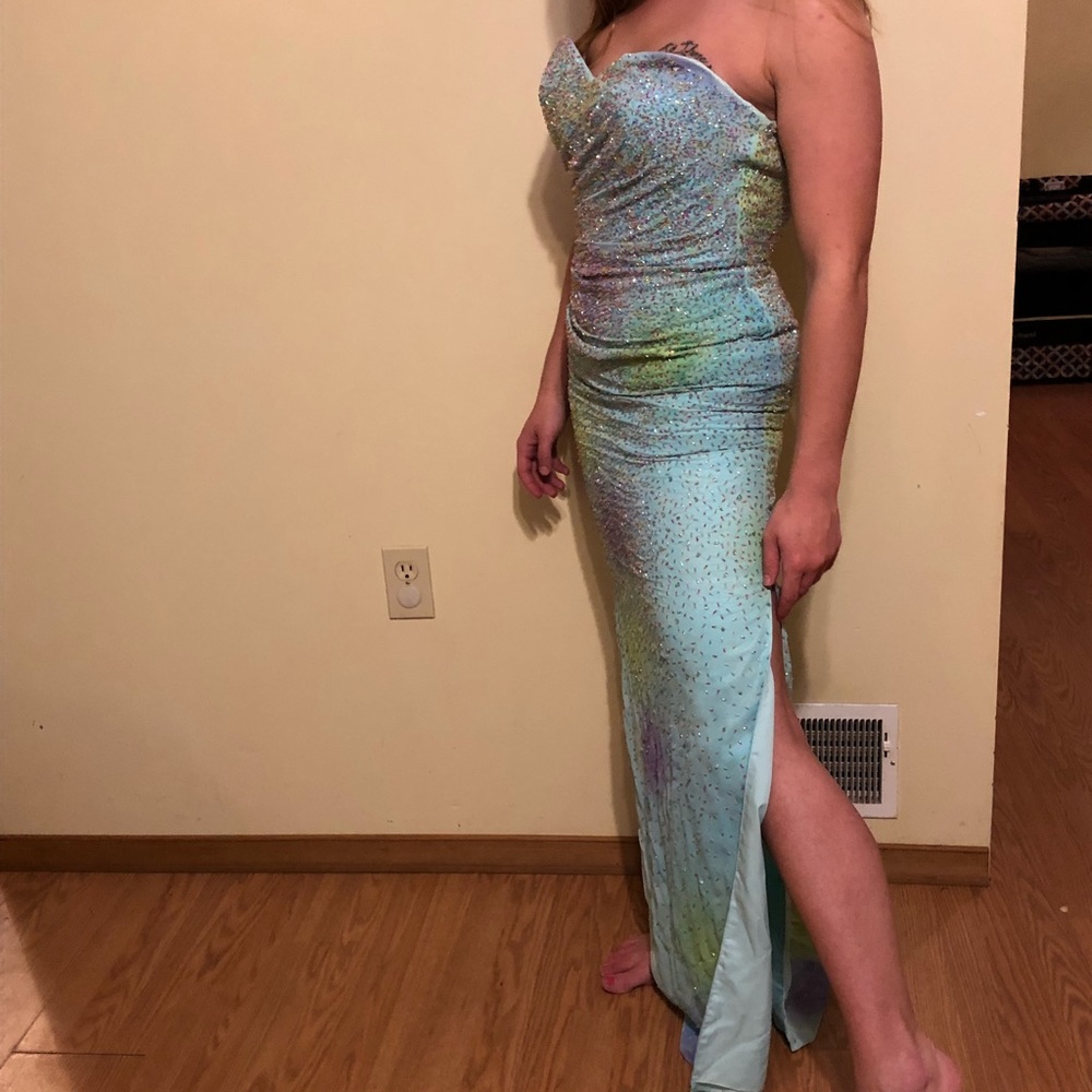 Unique Strapless - image 5